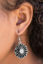 Load image into Gallery viewer, DISTRACTED BY DAISIES - BLACK EARRINGZ