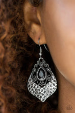 Load image into Gallery viewer, Royal Rebel -BLACK Earrings