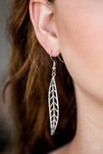 Load image into Gallery viewer, Fealing Feathery - Silver Earring