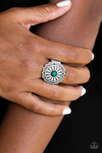 Load image into Gallery viewer, Dairingly Daisy - Green Ring