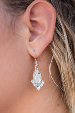 Load image into Gallery viewer, A Fame Plan -White  Earring
