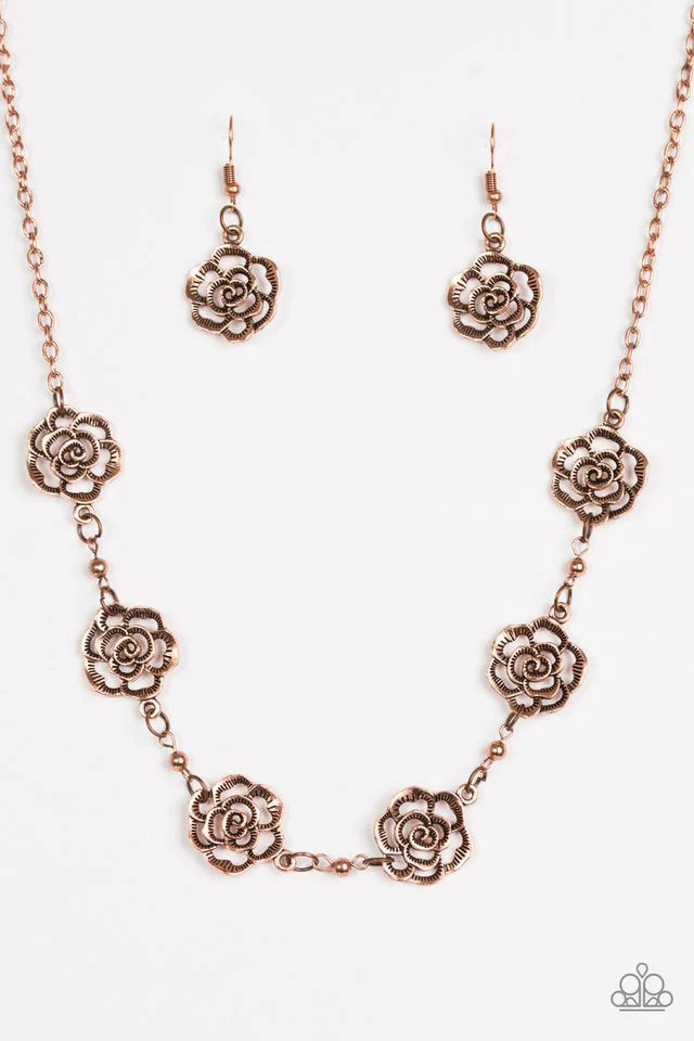 Rosebud Rapture   Gold  Necklace