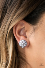 Load image into Gallery viewer, Par Pearl -  Silver   CLIP ON Earrings
