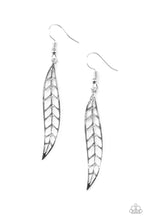 Load image into Gallery viewer, Fealing Feathery - Silver Earring
