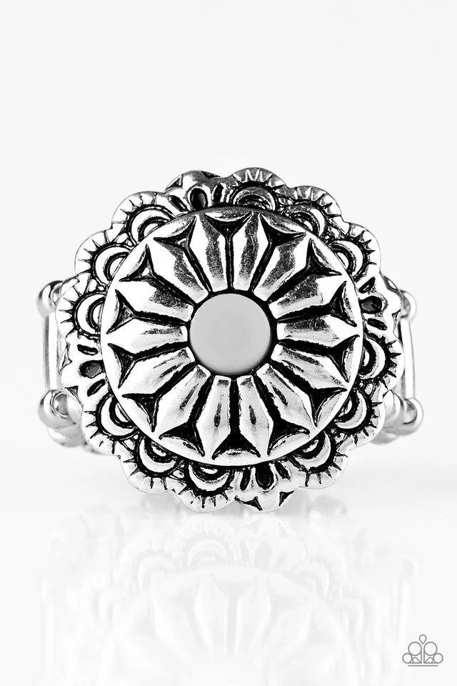 Dairingly Daisy - SILVER  Ring