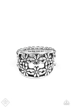 Load image into Gallery viewer, Crazy About Daisies - Silver Ring
