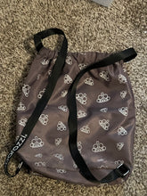 Load image into Gallery viewer, Paparazzi grey day backpack-----drawstring
