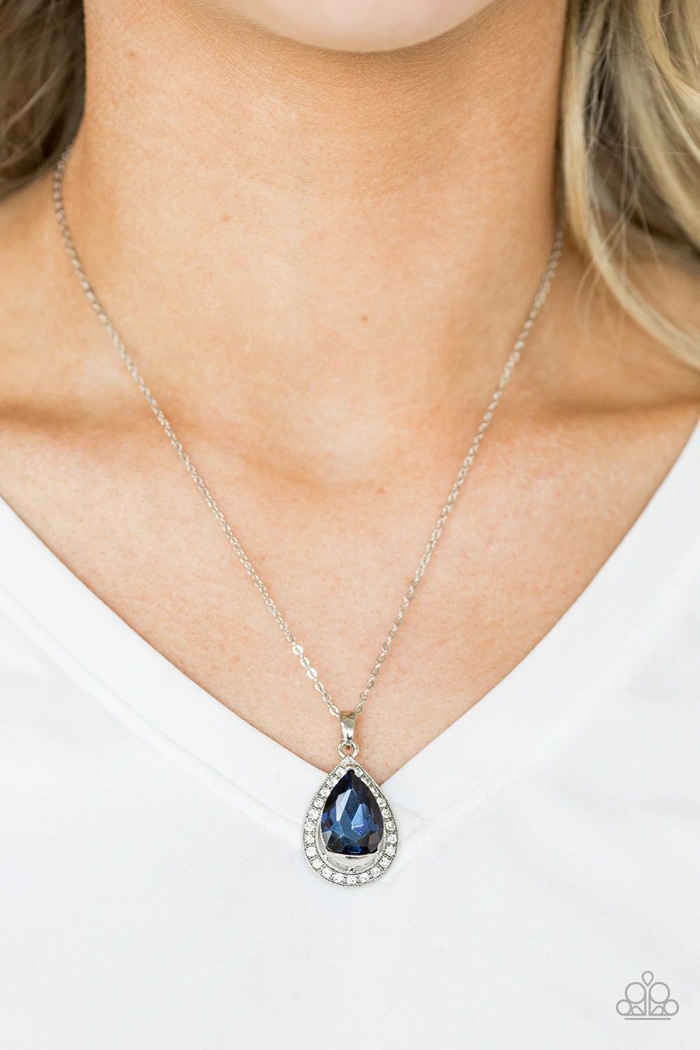 Beacause I'm Queen  - BLUE  Necklace