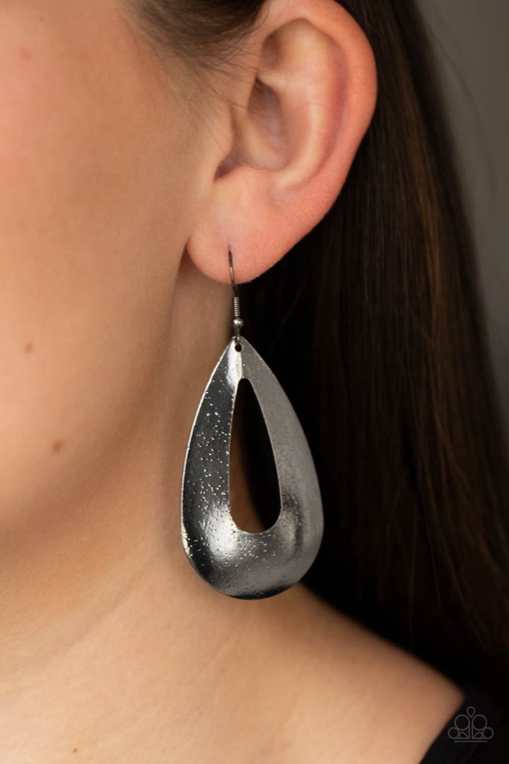Hand It Oval   - BLACK  Earrings