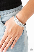 Load image into Gallery viewer, Tran- Quill- it-SILVER Bracelet
