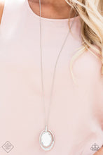 Load image into Gallery viewer, Metro Must Have - WHITE    Necklace--FASHION FIX ITEM
