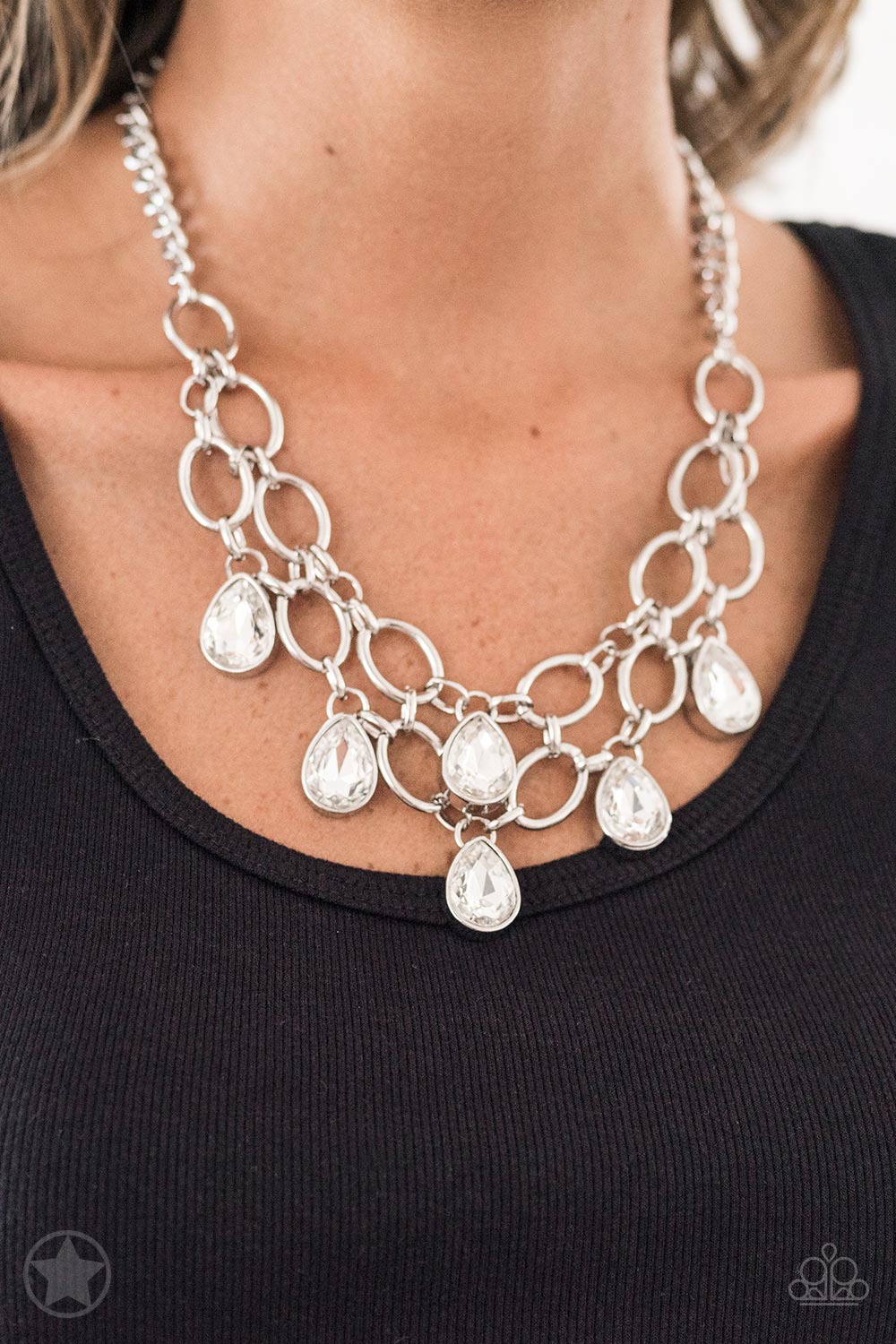 Showstopping Shimmer- white necklace