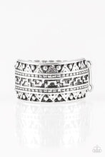 Load image into Gallery viewer, Textile Triumph - SILVER Ring

