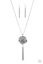 Load image into Gallery viewer, Flowergarden Fashionista- White  Necklace
