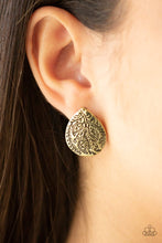 Load image into Gallery viewer, SEASONAL BLISS -BRASS Earring
