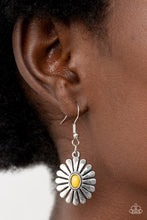 Load image into Gallery viewer, Delectably Daisy - Yellow Earring
