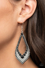 Load image into Gallery viewer, ESSENTIAL MINERALS - BLACK EARRINGS
