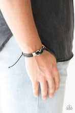 Load image into Gallery viewer, OFF ROAD TOURIST - BLACK URBAN BRACELET
