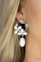 Load image into Gallery viewer, Elegant Expo - White    Earring
