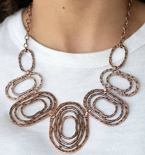 Load image into Gallery viewer, Empress Impression - Copper Necklace
